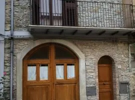 Basicò un balcone sul mare-Casa I CARRUGGI- Case vacanza Sicilia&Toscana-