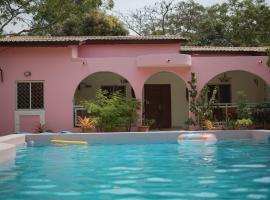 Villa Amarant - Private Garden with Pool Retreat, hotel in Sanyang
