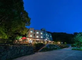 Hooni Guest House & Motel