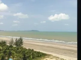 AMAZING SEAVIEW STUDIO WITH WIFI AT Timurbay Kuantan