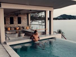 Moonstone - Samui's Premier Private Villa, maison de vacances à Bangrak Beach