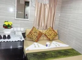 Davao Hostel Block D 24 HOUR RECEPTION 10TH FLOOR FLAT D8 CHUNGKING MANSION TSIM SHA TSUI KOWLOON