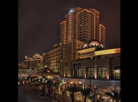 Resort Suites by Landmark at Bandar Sunway Sunway Lagoon, resort i Kampong Penaga