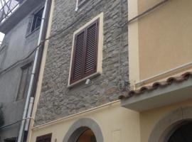 Basicò un balcone sul mare - Casa SALITA FOTI -Case vacanza Sicilia&Toscana-, cheap hotel in Basicò