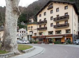 Hotel Crimea, hotel in Chiavenna