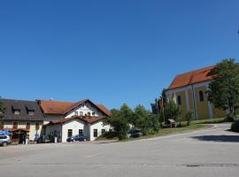 Lindenhof Hetzenbach, hotel with parking in Zell