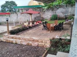 Hazza syaria homestay, hótel í Garut