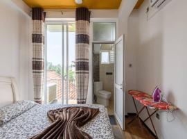 Amaze Residence luxury 2 bedroom apartment 5, Ferienunterkunft in Boralesgamuwa