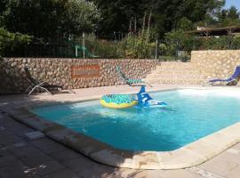 Appartement Climatisé T3 Piscine et Parking, Hotel in Pennautier