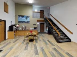 Waconia Inn and Suites