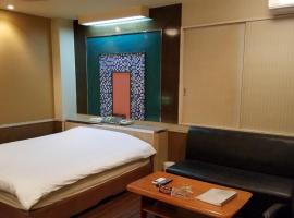 Hotel GOLF Yokohama (Adult Only), hotell i Yokohama