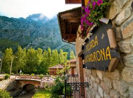 Posada La Cuadrona, hotel cerca de Desfiladero de la Hermida, La Hermida