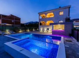 VILLA LaMARIN