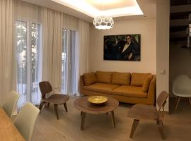 Nuevo Apartamento Moderno Elisa - a 80 metros de la playa para 5 personas, hotel in Sant Feliu de Guixols