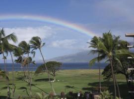 Oceanfront penthouse with amazing views at Kauhale Makai, spa hotel in Kihei