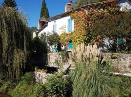 Foix, hotell nära Labouiche underjordiska vattendrag, Foix