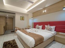 HOTEL SILVERA GRAND, hotel near Sardar Vallabhbhai Patel International Airport - AMD, Ahmedabad
