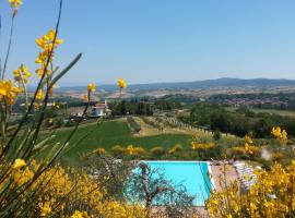 Holidays in apartment with swimming pool in Tuscany Siena, cabană din Asciano