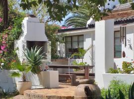 Weavers' Cottage, Hotel mit Parkplatz in Gordonʼs Bay