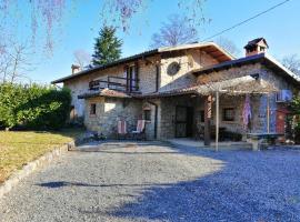 IseoLakeRental - Chalet di Elena, hotel en Solto Collina