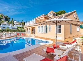 Fuengirola Villa Majestic، فندق في ميخاس