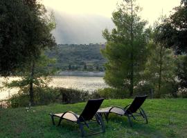 Blue Lagoon Villa, vacation rental in Poros