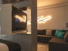 Downtown Boutique Apartment with view to the park 805