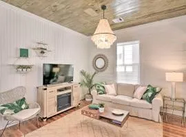 Bright Galveston Cottage Close to Beach and Strand