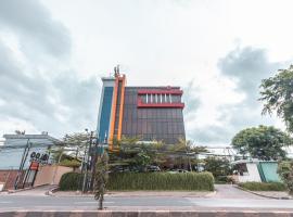 SUPER OYO Collection O Hotel Igloo, hotel with parking in Bekasi