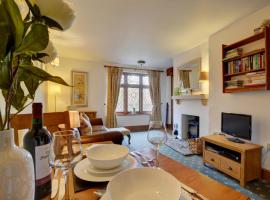 Holiday Home Gardeners Cottage, hotel in Martinhoe
