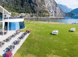 Valldal Fjordhotell - by Classic Norway Hotels, hotel in Valldal