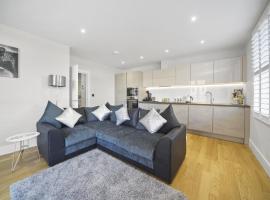 Flat 1 Bridge House, apartment in Staines