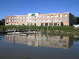 Holiday Inn Express & Suites Port Huron, an IHG Hotel
