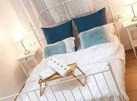 Bright Renovated Room Close to Everything
