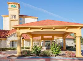 La Quinta Inn and Suites by Wyndham, Ocala, hotel in Ocala