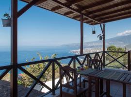 CASAS EN FINCA ECOLÓGICA EL BICLEN, NATURALEZA, CALMA Y VISTAS al MAR,, hótel í Icod el Alto