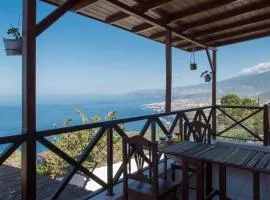 CASAS EN FINCA ECOLÓGICA LA ESPIRAL, NATURALEZA, CALMA Y VISTAS al MAR,