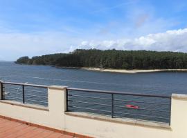 Apto. con terraza y vistas al mar, hotel ieftin din Vilagarcia de Arousa