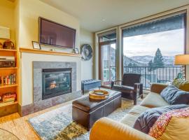 Chelan Resort Suites: Water Sunset (#303), hotel with jacuzzis in Chelan