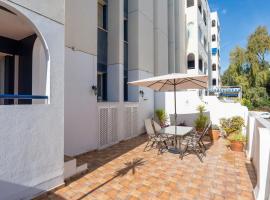 Virginia Beach & private terrace by ELE Apartments, apartement Malagas