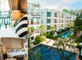 The Title KR Beach Condotel: Rawai Plajı şehrinde bir otel