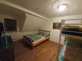 Monteur wohnung in Neumünster 2 Zimmer Dachgeschoss