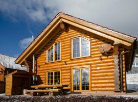 Luxus-Ferienhaus Blockhaus Chalet Nr 1 Toplage am Feldberg mit Sauna, Outdoor-Hottub, Kamin auf 1300m üM, будинок для відпустки у місті Фельдберг