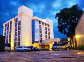 The White Rhino Hotel, hotell i Nyeri