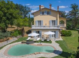 Villa Marisa by VacaVilla, hotel di Cantagrillo