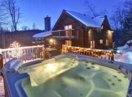 Chic Familiale, Relaxant avec spa en montagnes โรงแรมในLabelle