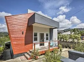 Remodeled Honolulu Apartment with Courtyard Downtown