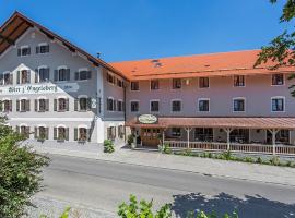 Hotel Wirt z´ Engelsberg: Engelsberg şehrinde bir otoparklı otel