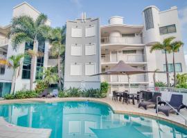 Grand Palais Beachside Resort, resort in Alexandra Headland