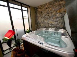 Appartement spa privatif Grenoble At Home Spa, hotel com spa em Grenoble